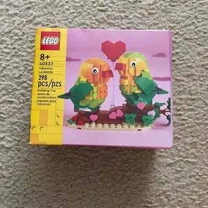 “Love Birds” Lego Set